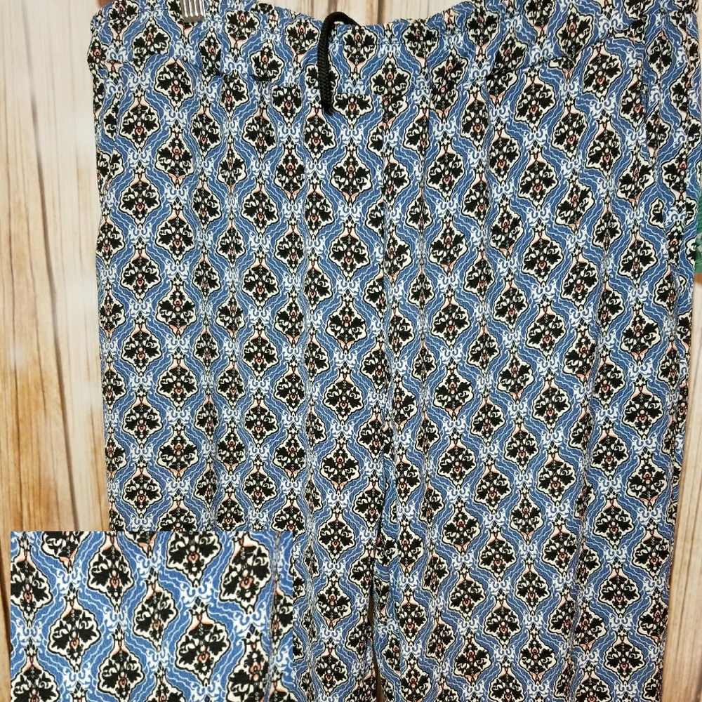 Joggers - Picture 2 of 8